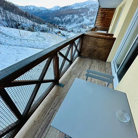 6 Personnes Au Pied Des Pistes A La Foux D'allos ラ・フー